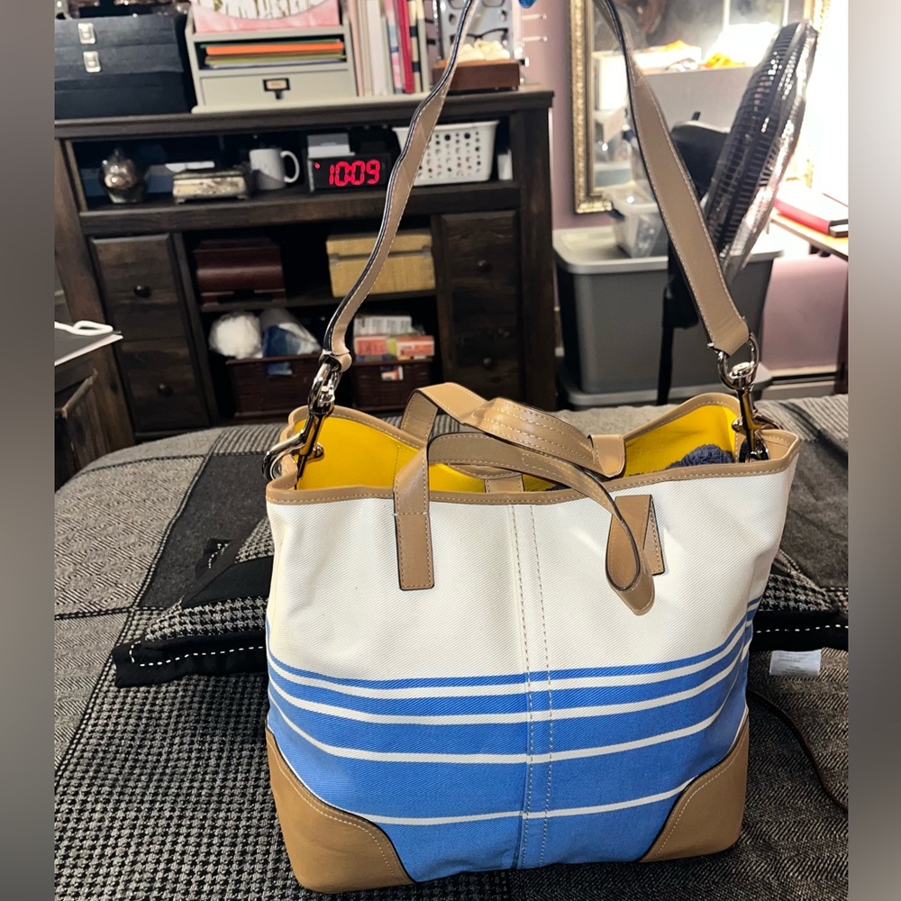 Coach Summer Small Tote purse GUC (please read / view pictures)!